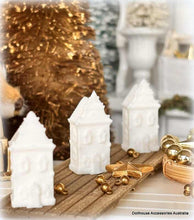 Dollhouse Dutch Gingerbread house shelf ornament putz house