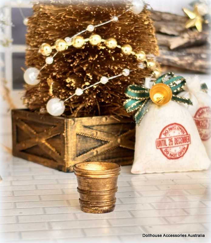 Gold Planter Pot - Small - 1.5cm - Miniature