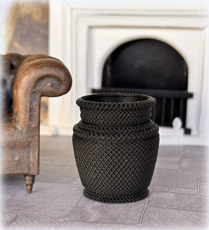 Rattan-Style Planter Pot - Black
