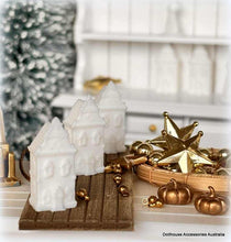 Dollhouse Dutch Gingerbread house shelf ornament putz house