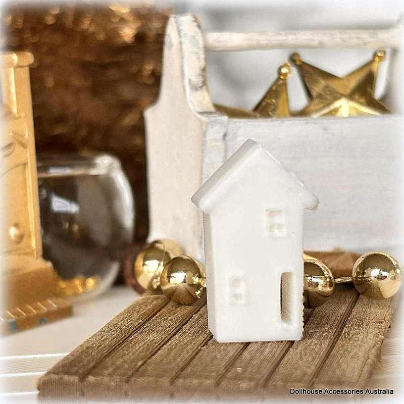 Dollhouse miniature white 3D printed house shelf ornament