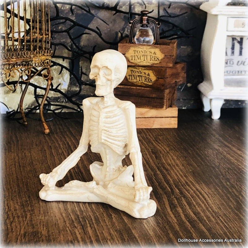 Yoga Skeleton - Hands at Rest - 8 cm high - Miniature