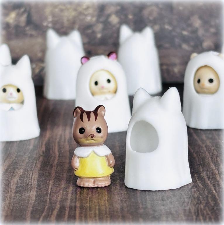 Sylvanian Families Squirrel Mini Figure Ghost Costume - 2 cm high
