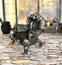 Skull Throne Chair - Miniature