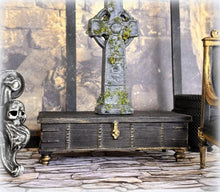 Dollhouse coffee table chest table