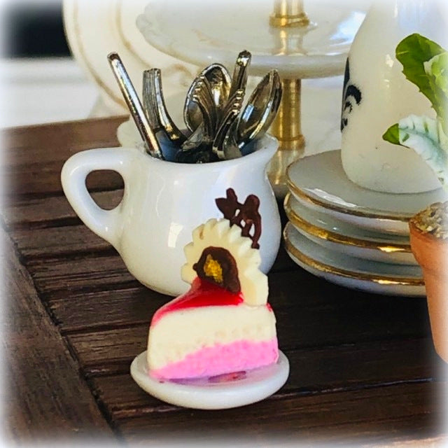 Dollhouse food strawberry cheesecake