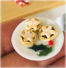 Dollhouse Christmas mince pies