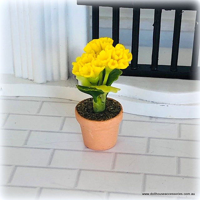 Yellow Flower Cluster in Pot - Miniature