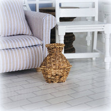 Dollhouse basket wicker can look