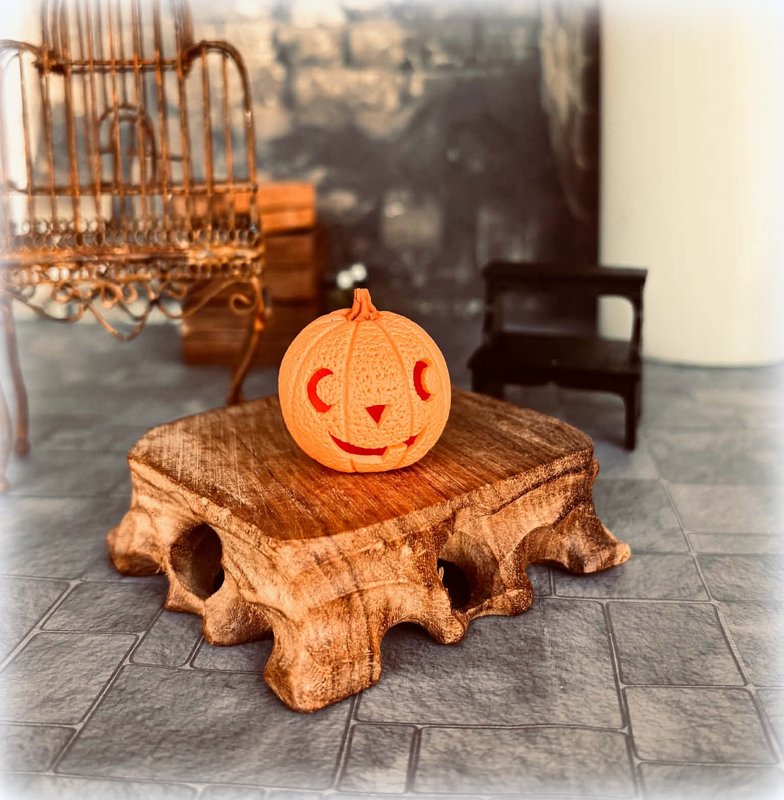 Jack-O-Lantern Pumpkin - Laughing Face