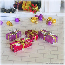 Gifts Wrapped - x 4 - Mixed Colours