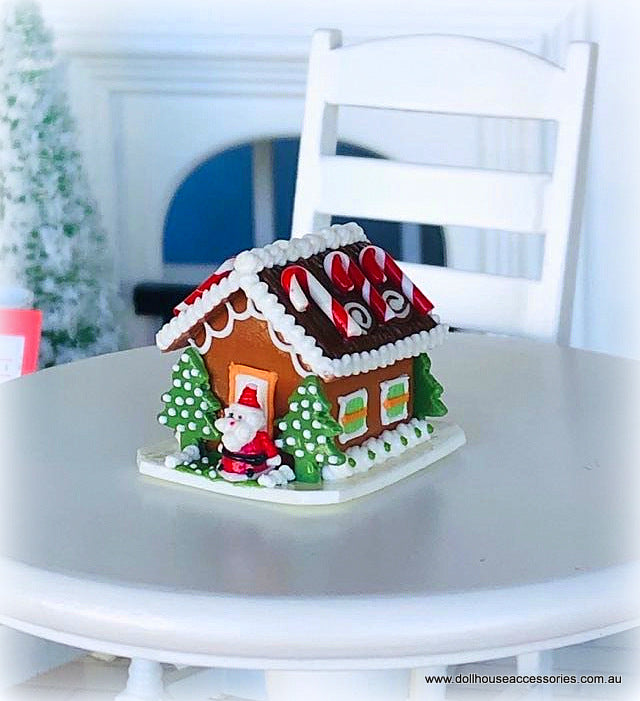 Dollhouse Christmas gingerbread house