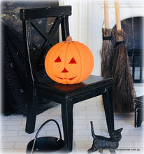 Jack-O-Lantern Pumpkin - Brown stalk