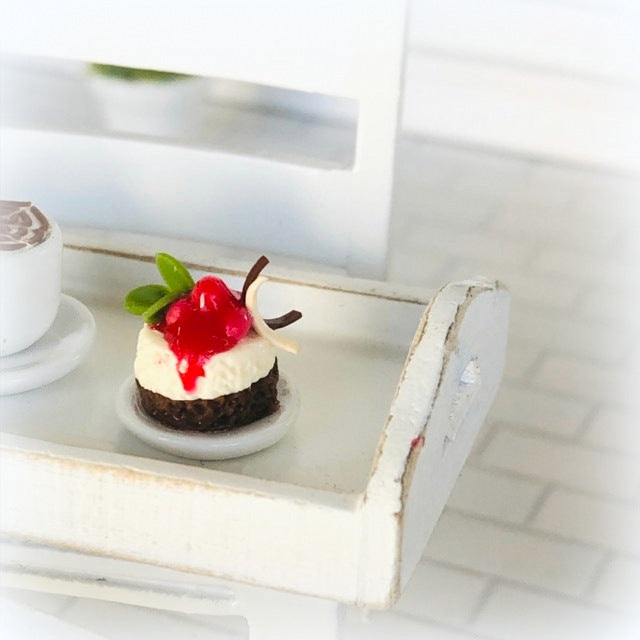 Mini Cheesecake with Raspberry Coulis - Miniature