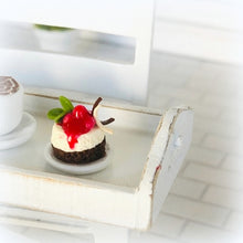 Mini Cheesecake with Raspberry Coulis - Miniature