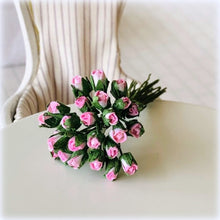 Bouquet of 25 Pink Rosebuds - Miniature