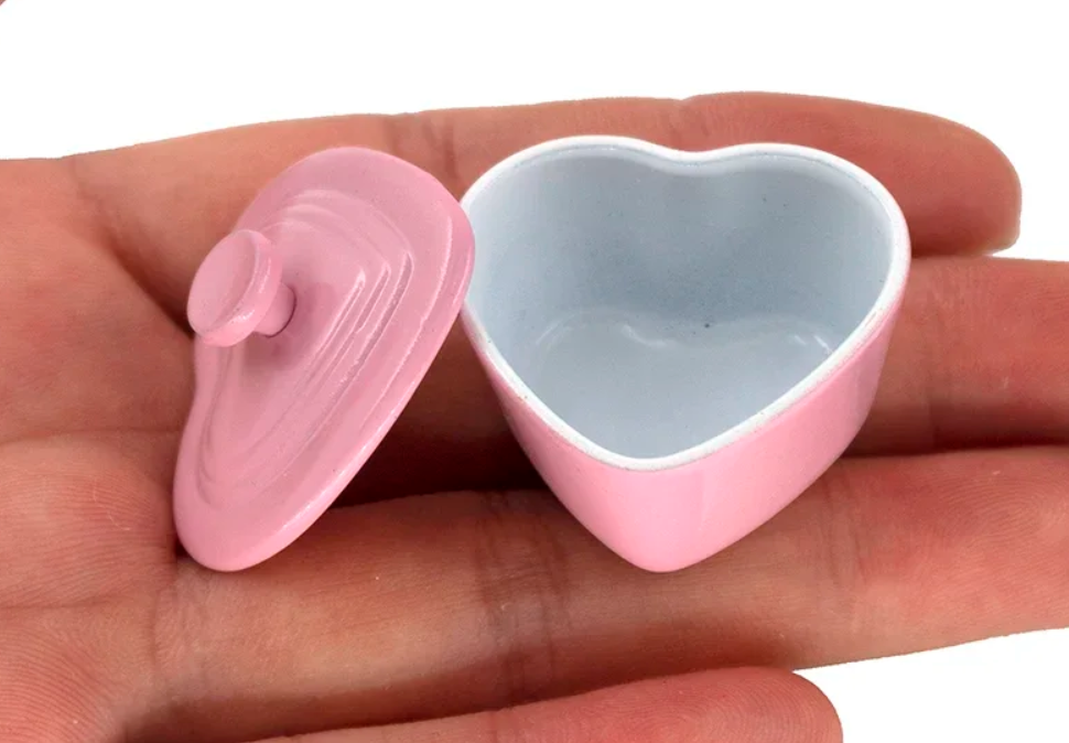 Pink Heart Casserole Pot - Miniature