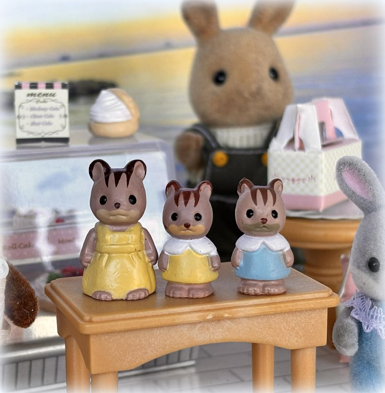 Sylvanian Families Mini Figures - Set of 3 Squirrels