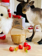 Sylvanian SAnta reindeer and carrots and apples basket