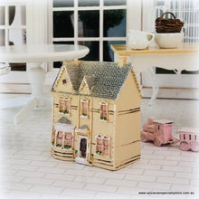 Miniature Lodge Dollhouse - 7 cm high - Miniature