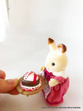 Sylvanian Families cake Valentine heart cake