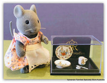 Sylvanian Families Mouse with PEter rabbit crockery set