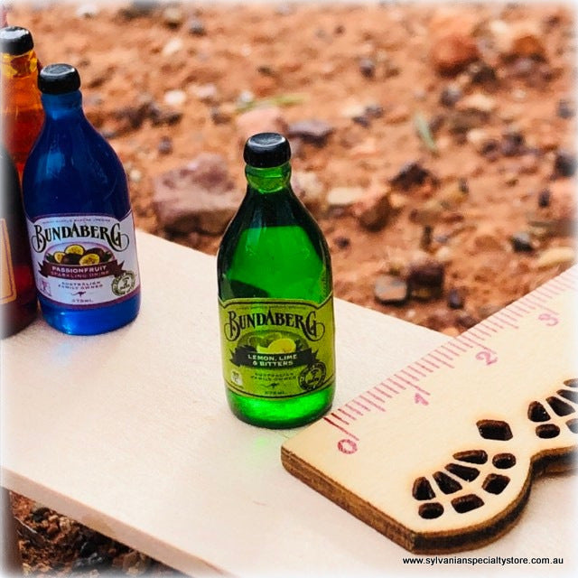 Bundy Drink x 1 - Green - 3 cm high - Miniature