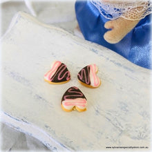 Dollhouse miniature pink eclairs sweet food accessories
