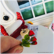 Dollhouse minaiture bunch of red roses valentines day