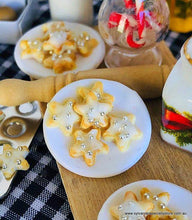 Dollhouse Christmas baking star cookies