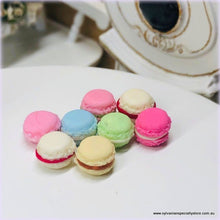 Dollhouse miniature food macaroons macarons patisseries