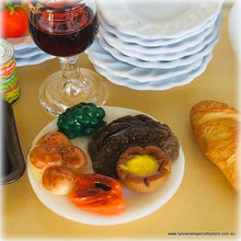 Dollhouse miniature roast dinner meat potatoes