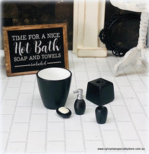 Bathroom Accessories - Black - 5 pieces - Miniature