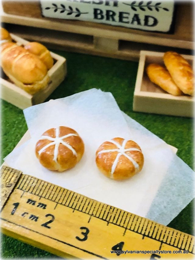 Bread Buns x 2 - Star - 1 cm diameter - Miniature