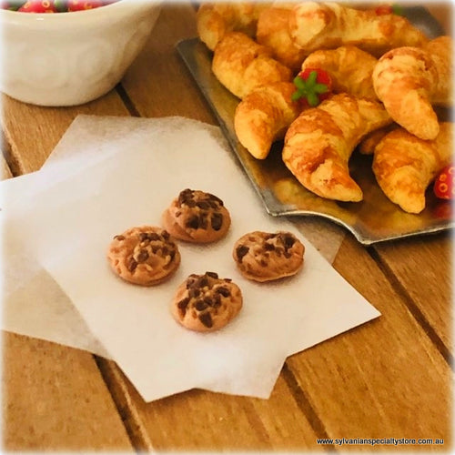 Dollhouse-food-cookies-realistic-miniature-bakingday