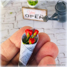 Dollhouse minaiture bunch of red roses valentines day