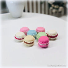 Dollhouse miniature food macaroons macarons patisseries