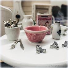Dollhouse farmhouse baking bowl pink