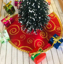 Christmas Tree Skirt - Red & Gold - Miniature