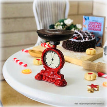 Red Kitchen Scales Vintage-style - Miniature
