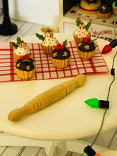 Christmas Cup Cakes x 3 - Stars and Holly - Miniature