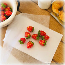 Strawberries x 8 - Miniature