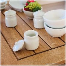 White Jar with removeable Lid - Miniature