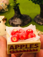 Apple Crate with 8 x apples - Miniature