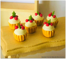 Miniature dollshouse 1:12 cupcakes Christmas bakery food items