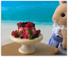 Dessert on a cake stand - Miniature