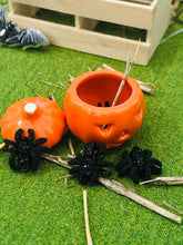 Miniature spiders x 3