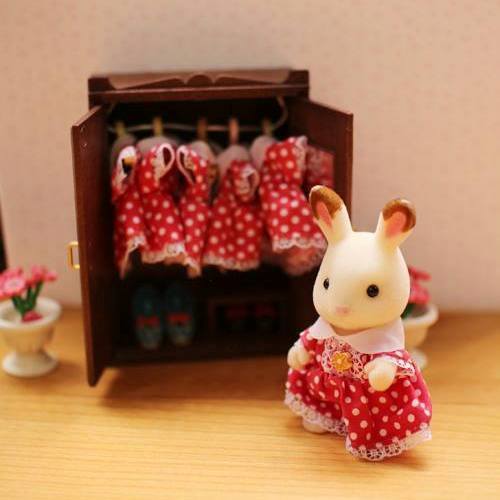 An Ode to Freya's Red Dress