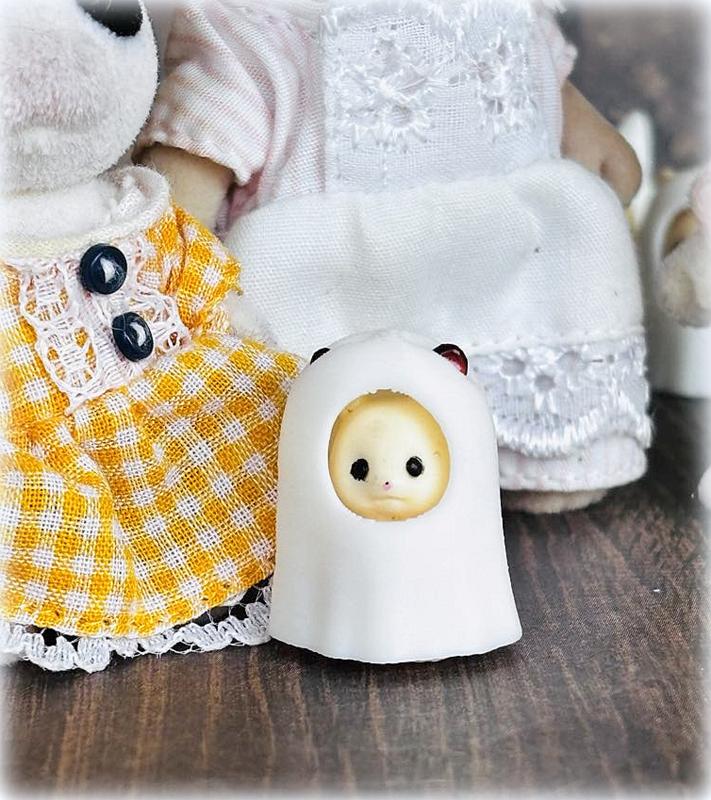 Sylvanian Families kabaya ghost
