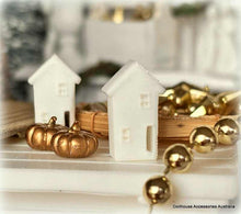 Dollhouse miniature white 3D printed house shelf ornament